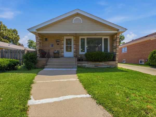 9607 S Sacramento Avenue , Evergreen Park, IL 60805