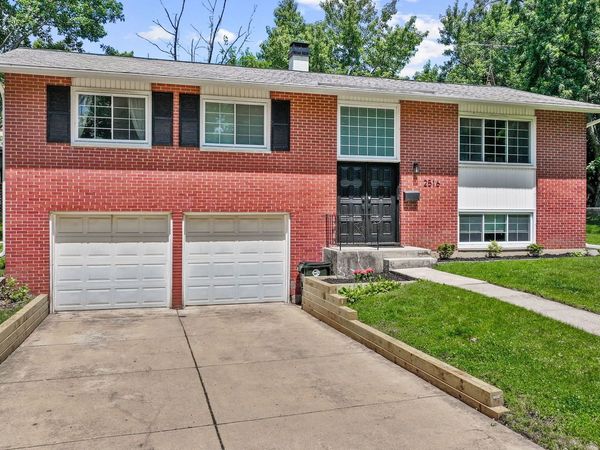 2516 Jackson Drive, Woodridge, IL 60517