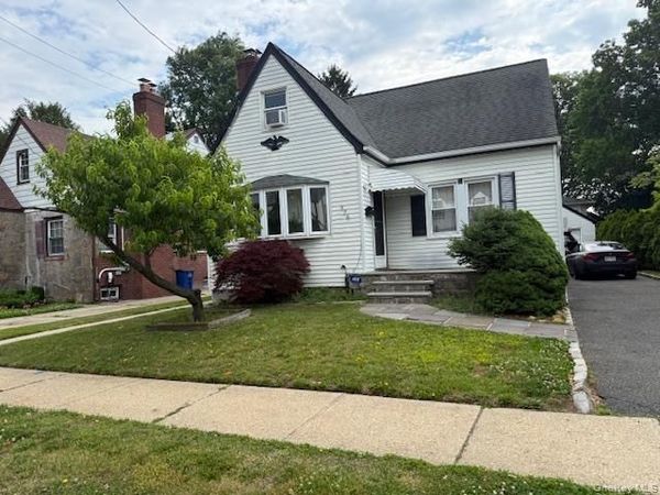 526 N 12th Street , New Hyde Park, NY 11040
