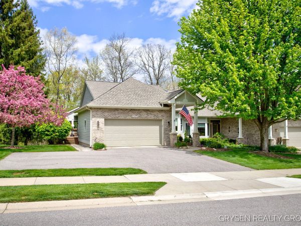 2137 Lamberton Creek Lane NE, Unit 22, Grand Rapids, MI 49505
