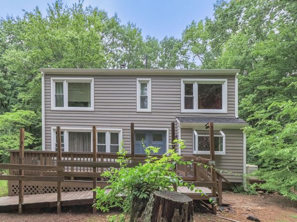 20 Redfield Circle, Derry, NH 03038
