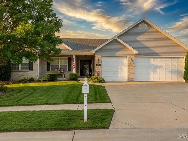 228 Highland Meadows Drive , Wentzville, MO 63385