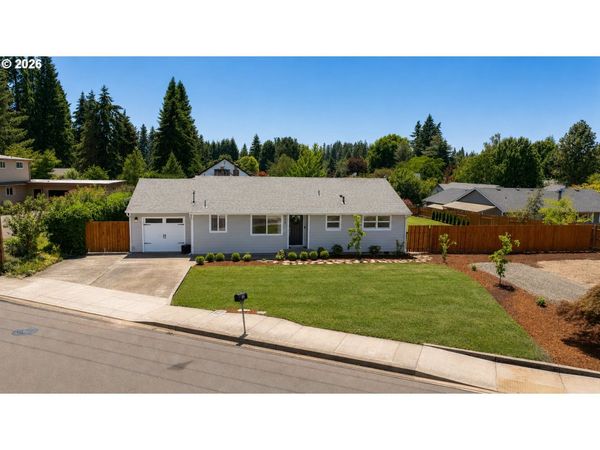 735 NW WALLACE RD, McMinnville, OR 97128