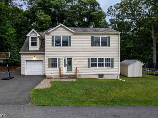 13 Cranberry Ledge Rd, Byram, NJ 07821