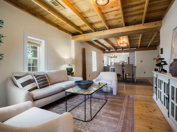 1801 Calle Pequeno NW, Albuquerque, NM 87107