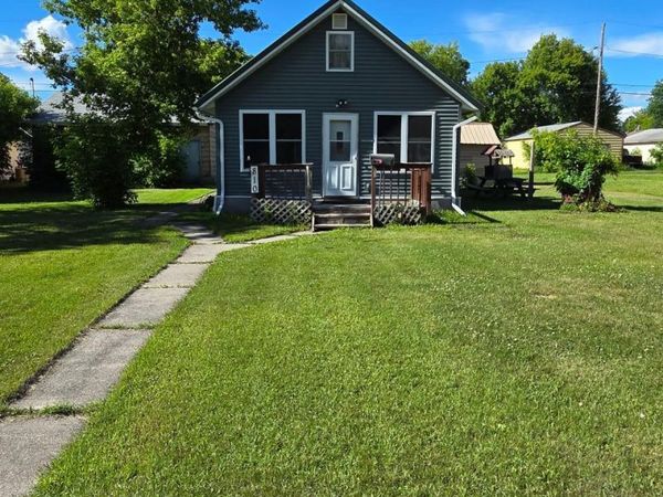810 9th Street, International Falls, MN 56649