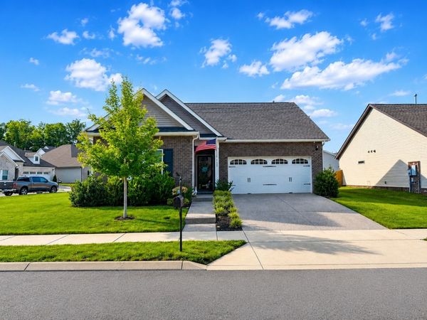 131 Crabourne Dr , White House, TN 37188