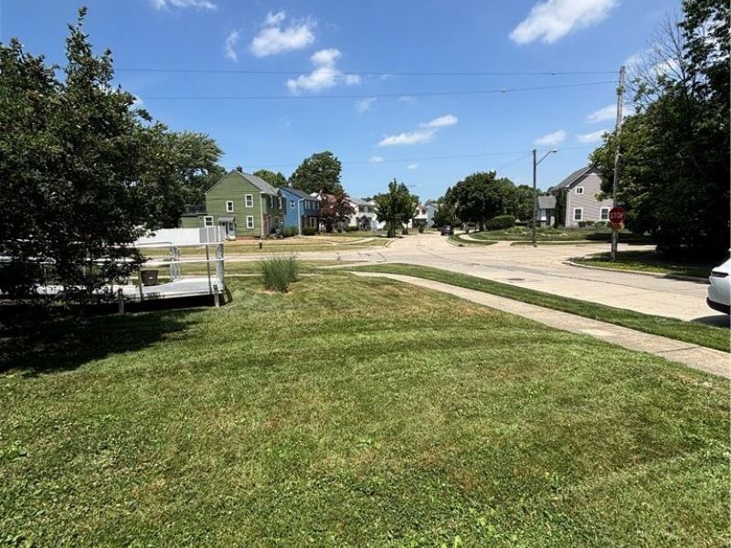 4068 Lambert Road, South Euclid, OH 44121 Photo 2