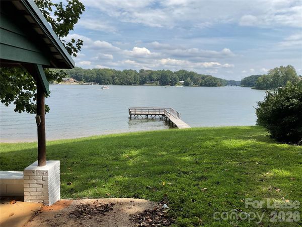 6950 Ingleside Drive , Sherrills Ford, NC 28673