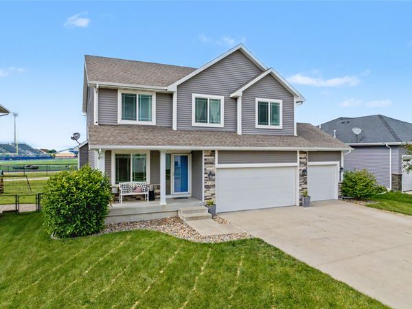 310 Aspen Drive NE, Bondurant, IA 50035