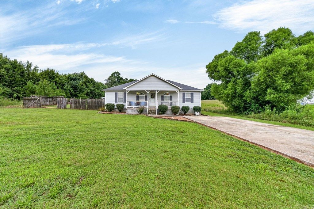 463 Hennessee Ave, Morrison, TN 37357 Main Photo