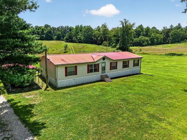 3013 Upper Hilham Rd., Livingston, TN 38570