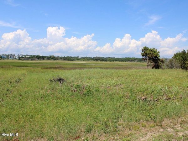 836 Ocean Boulevard W, Holden Beach, NC 28462