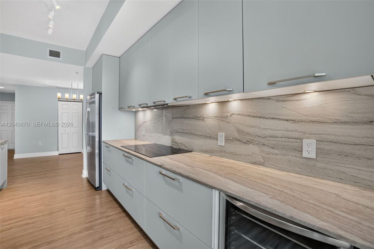 3232 SW 22nd Ter, Unit 601, Miami, FL 33145 Photo