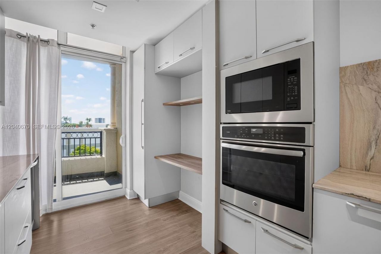 3232 SW 22nd Ter, Unit 601, Miami, FL 33145 Photo