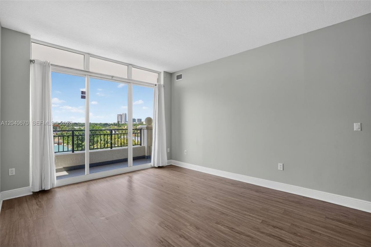 3232 SW 22nd Ter, Unit 601, Miami, FL 33145 Photo