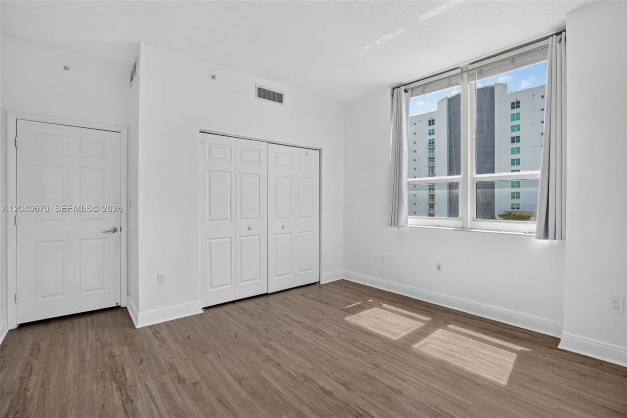3232 SW 22nd Ter, Unit 601, Miami, FL 33145 Photo
