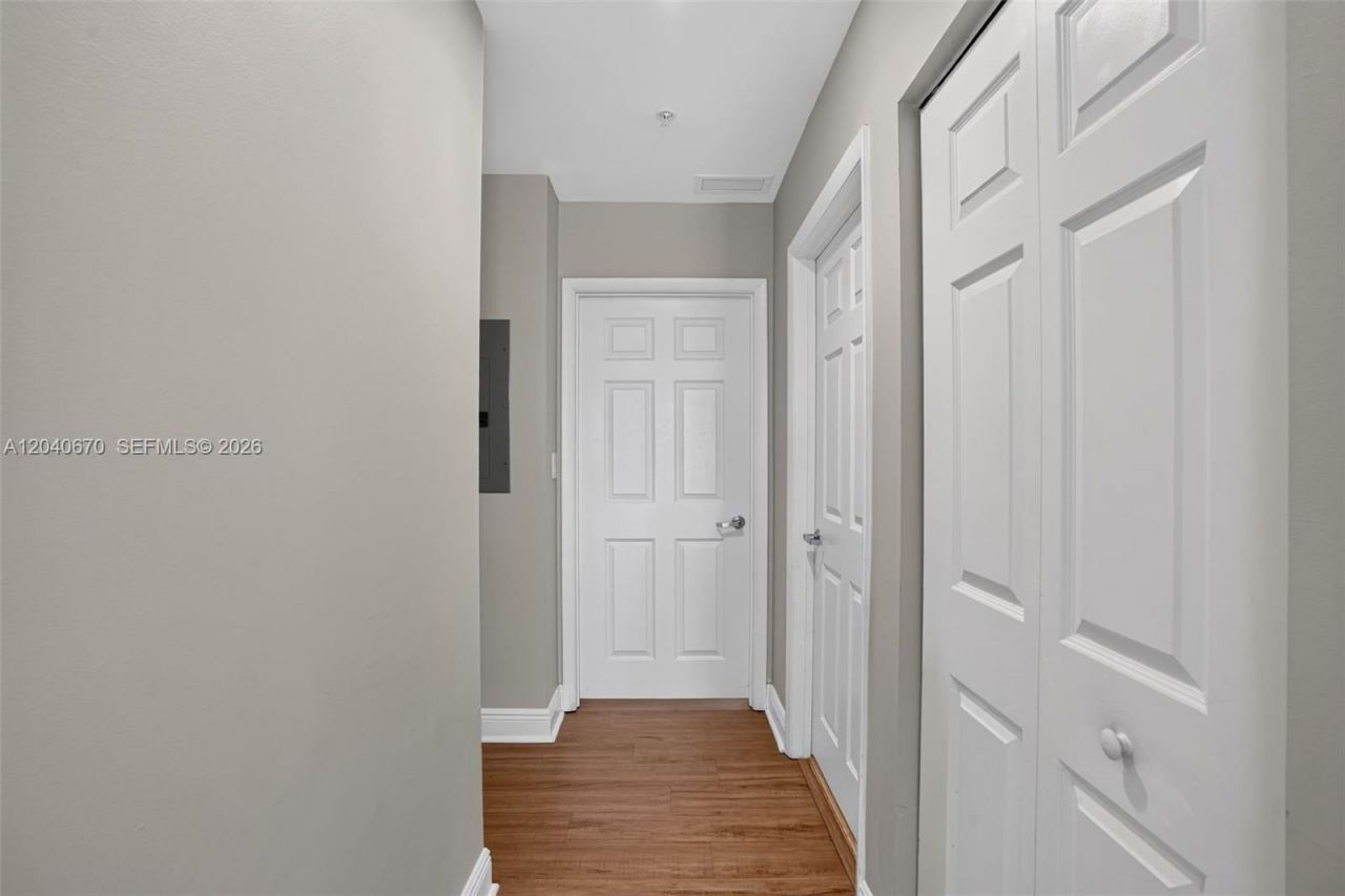 3232 SW 22nd Ter, Unit 601, Miami, FL 33145 Photo