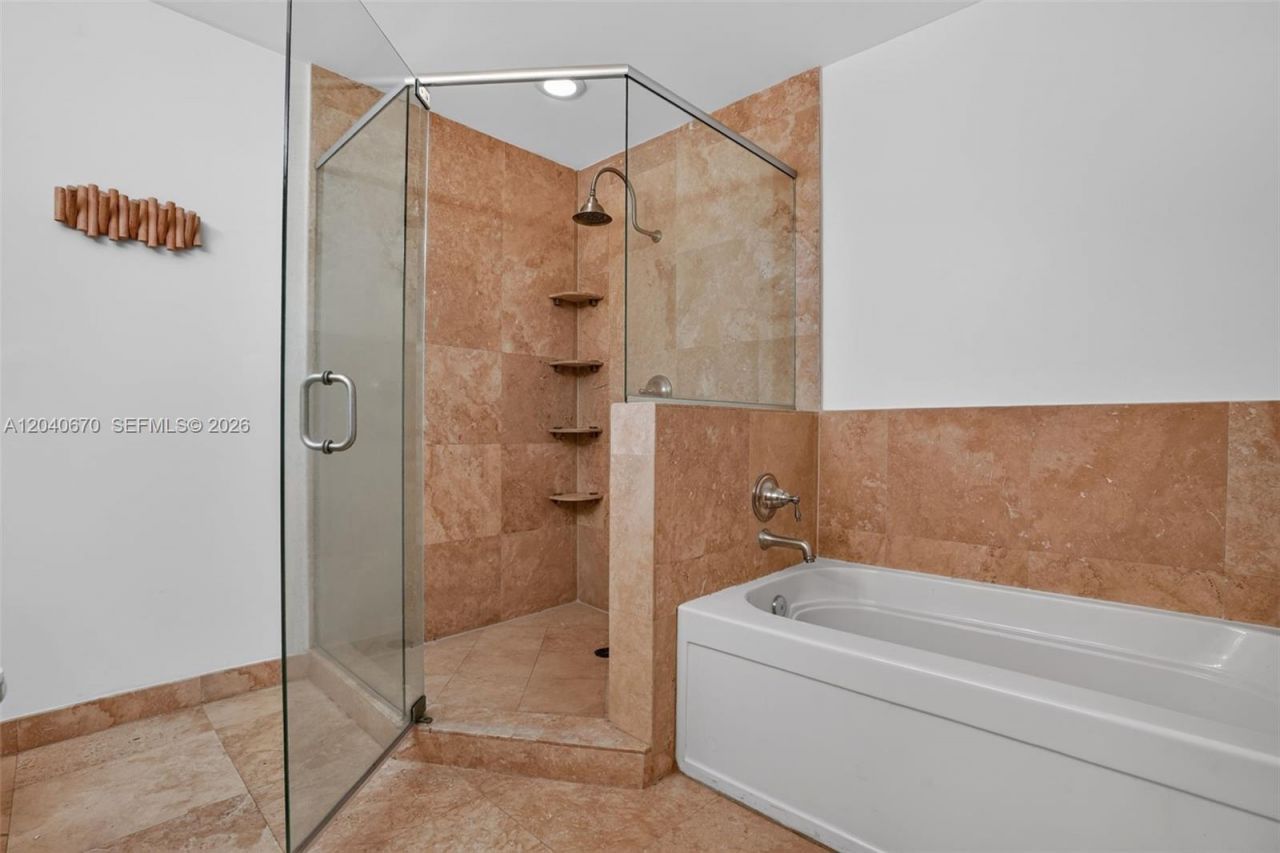 3232 SW 22nd Ter, Unit 601, Miami, FL 33145 Photo