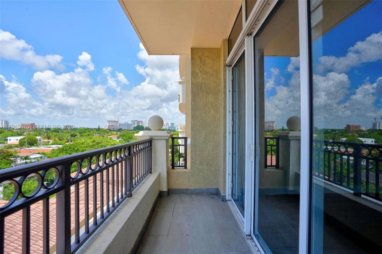 3232 SW 22nd Ter, Unit 601, Miami, FL 33145 Photo