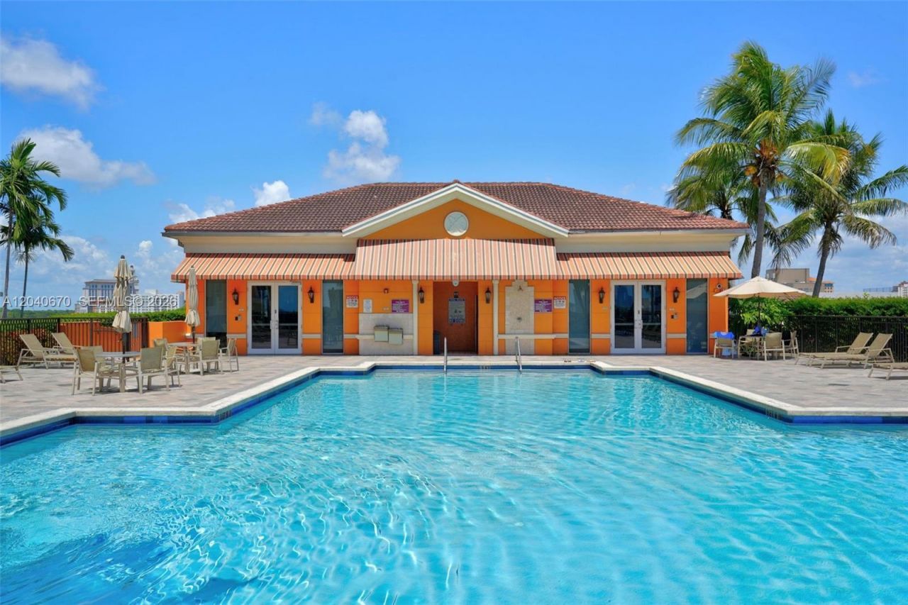3232 SW 22nd Ter, Unit 601, Miami, FL 33145 Photo