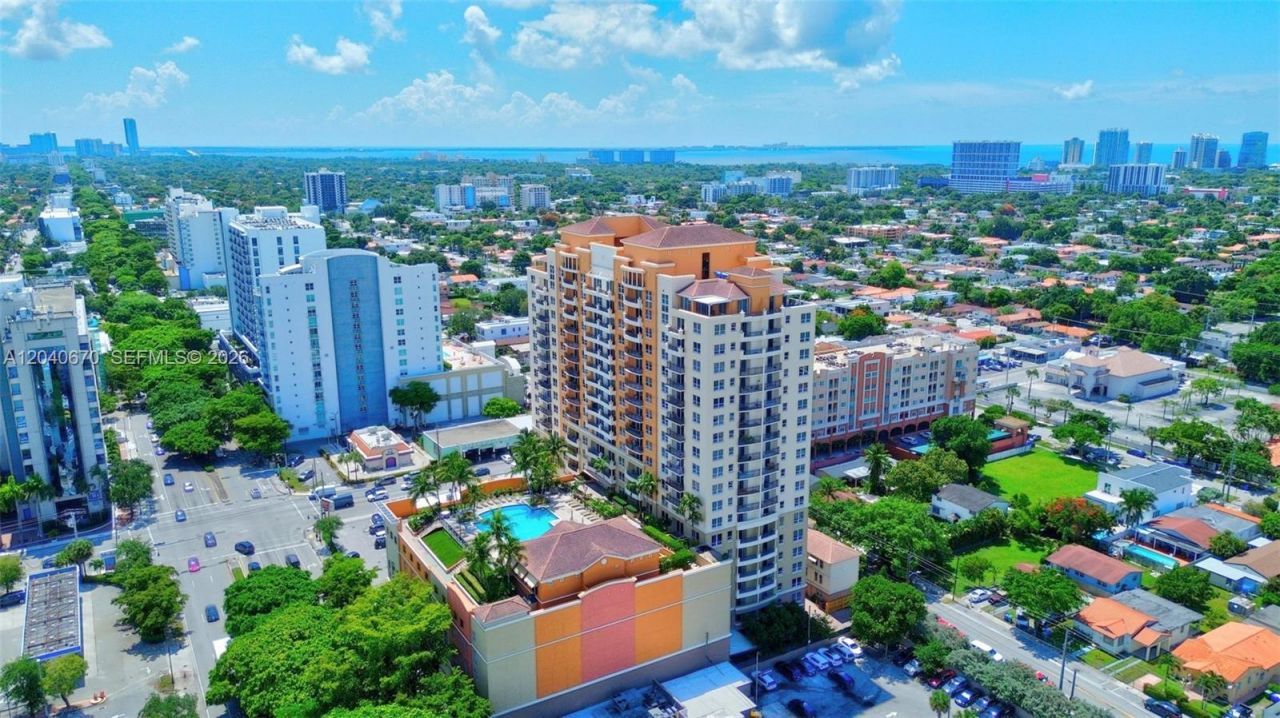 3232 SW 22nd Ter, Unit 601, Miami, FL 33145 Photo