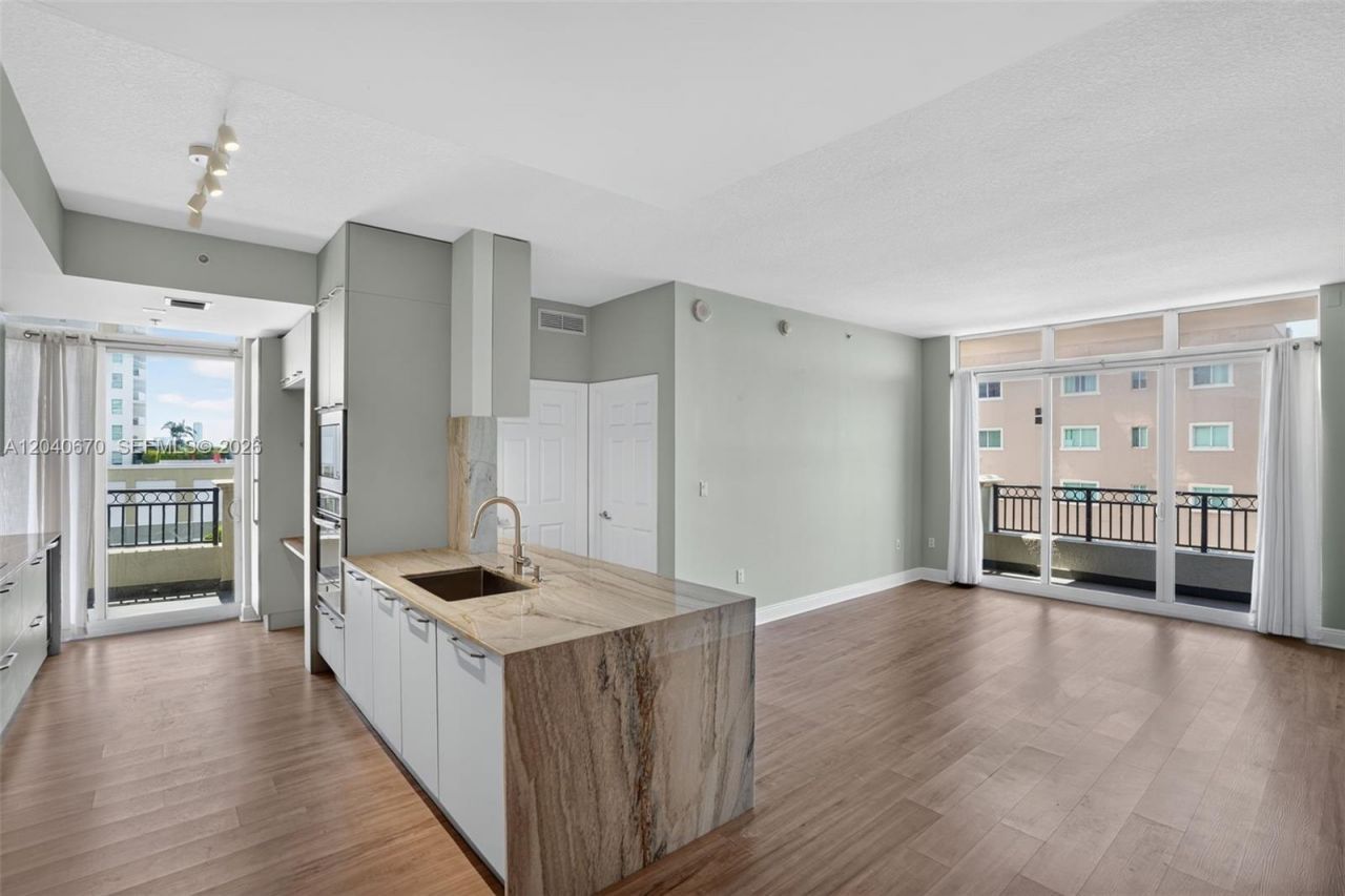 3232 SW 22nd Ter, Unit 601, Miami, FL 33145 Photo