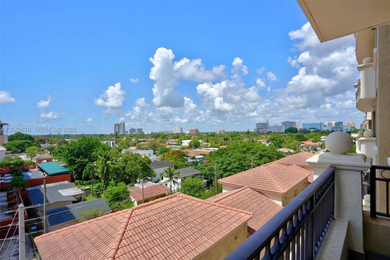 3232 SW 22nd Ter, Unit 601, Miami, FL 33145 Photo
