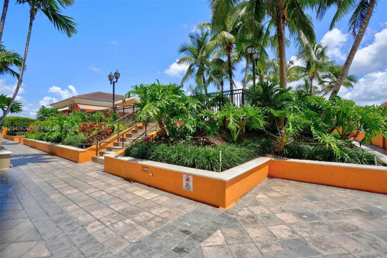 3232 SW 22nd Ter, Unit 601, Miami, FL 33145 Photo