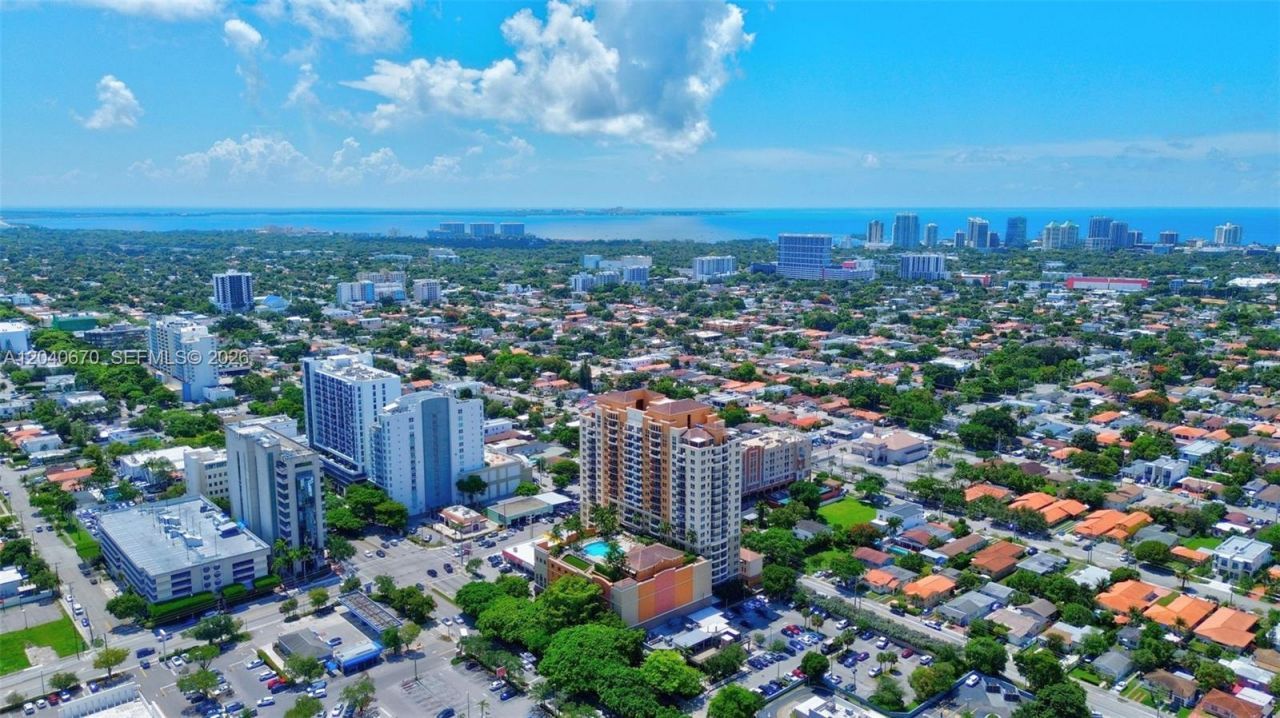 3232 SW 22nd Ter, Unit 601, Miami, FL 33145 Photo