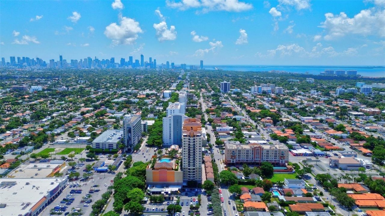 3232 SW 22nd Ter, Unit 601, Miami, FL 33145 Photo