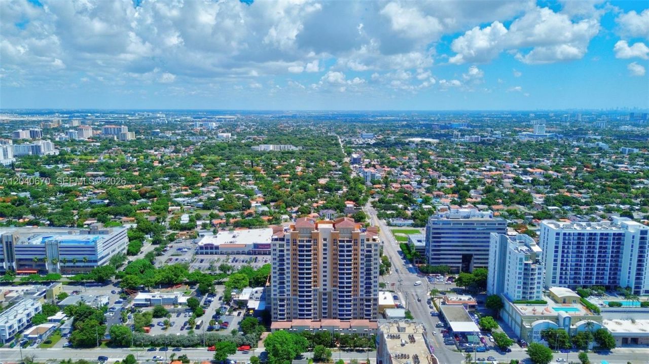 3232 SW 22nd Ter, Unit 601, Miami, FL 33145 Photo