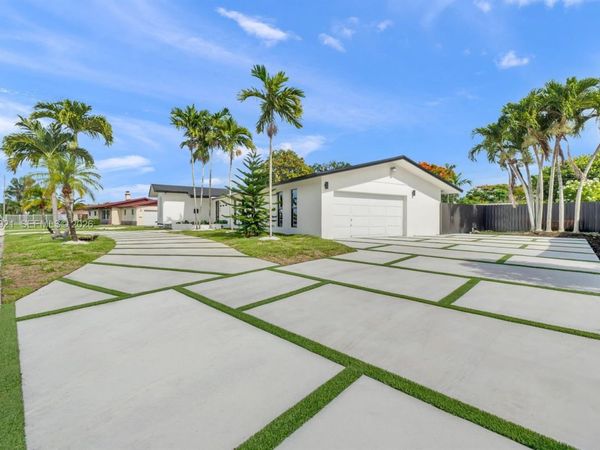 8430 SW 88th St, Miami, FL 33156