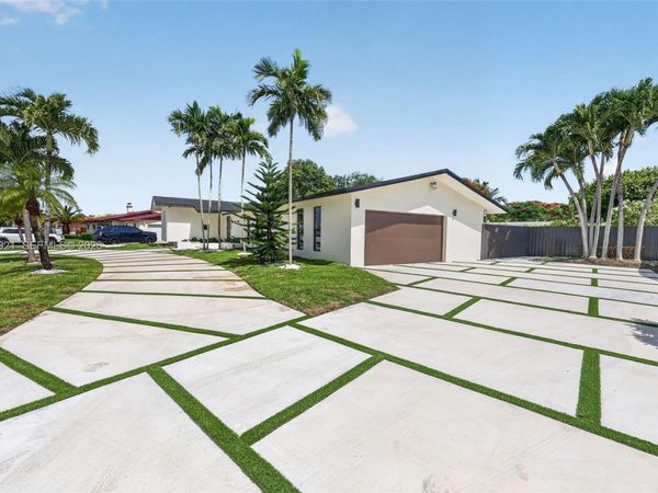 8430 SW 88th St, Miami, FL 33156