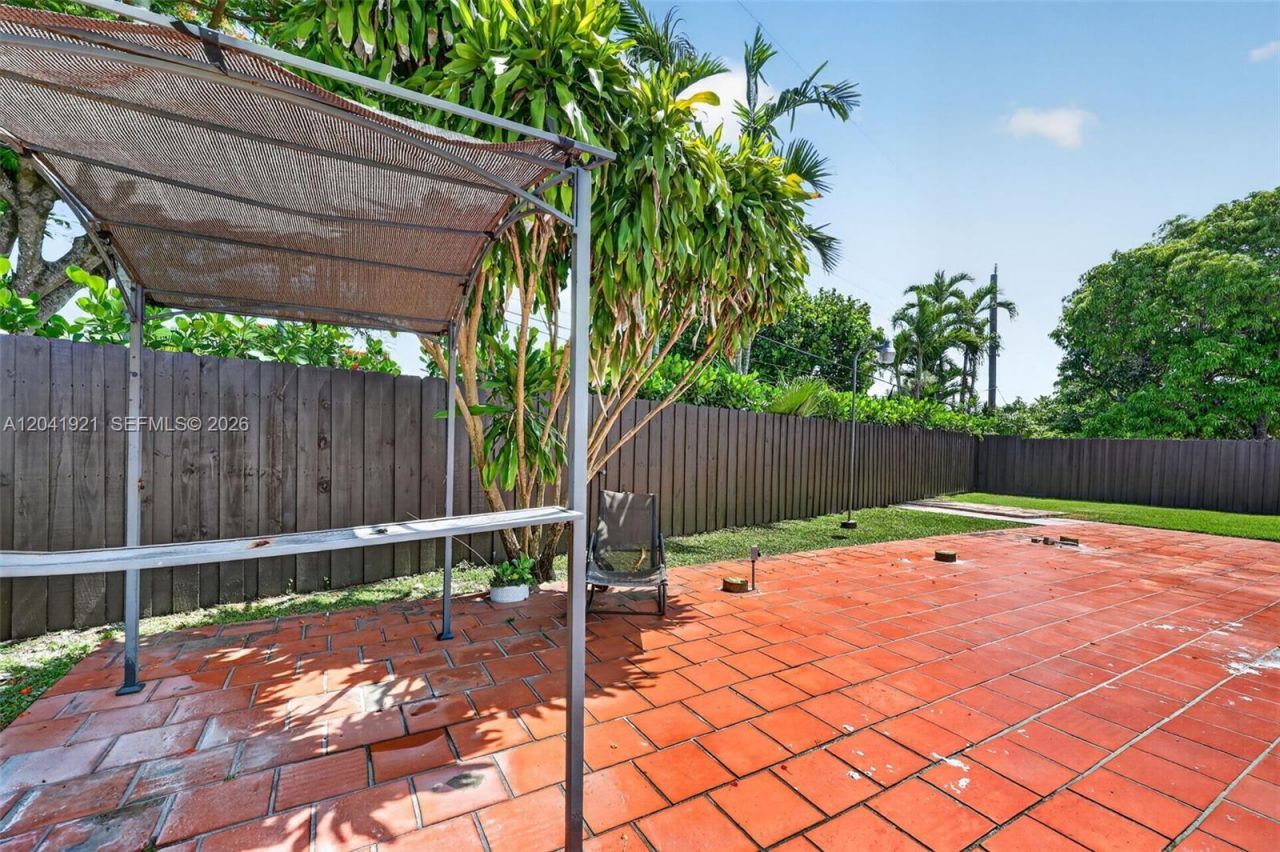 8430 SW 88th St, Miami, FL 33156 Photo