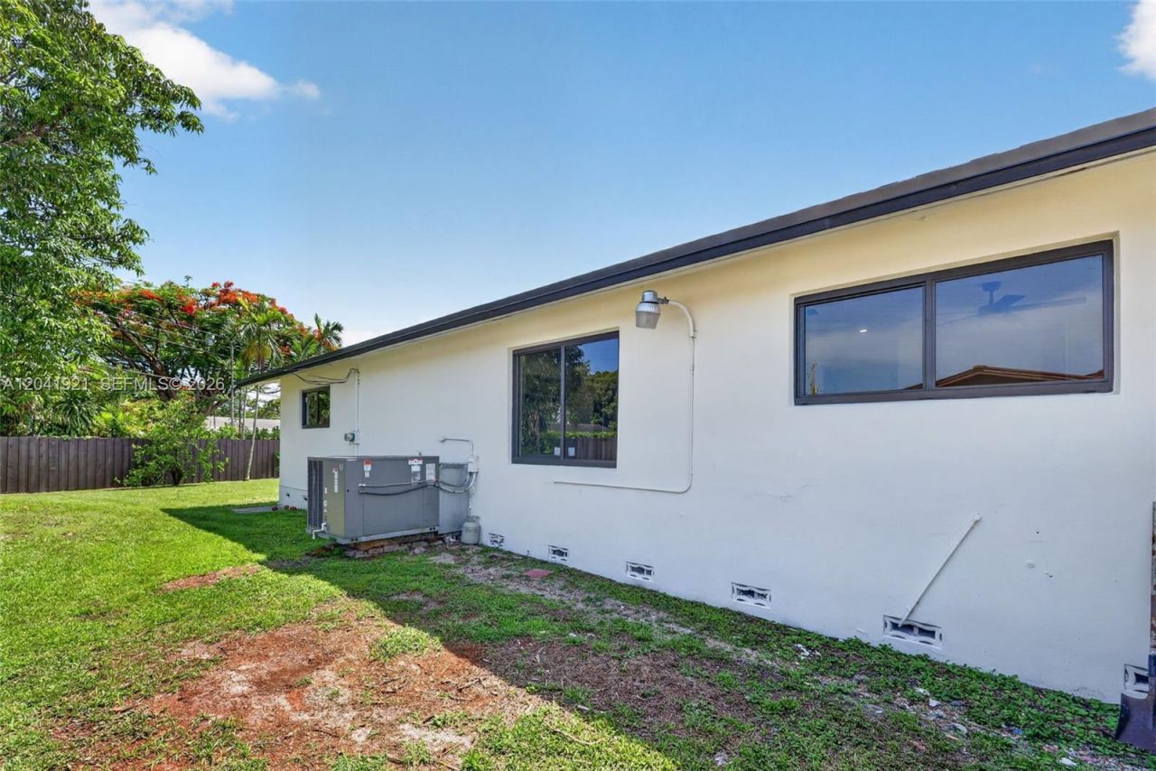 8430 SW 88th St, Miami, FL 33156 Photo