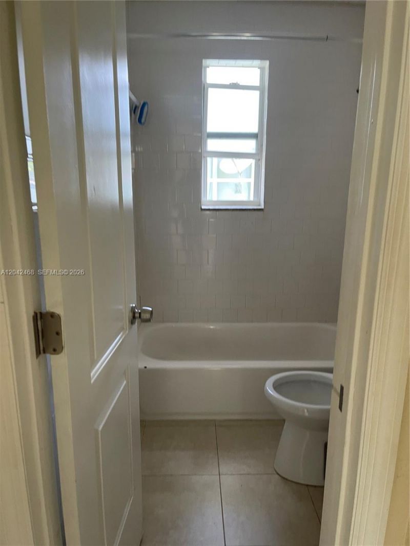 16041 NE 18th Pl, Unit 1, North Miami Beach, FL 33162 Photo