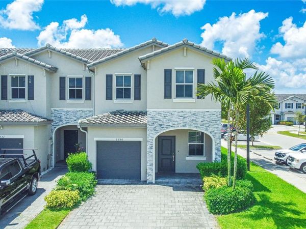 2630 SE 12th St , Homestead, FL 33035