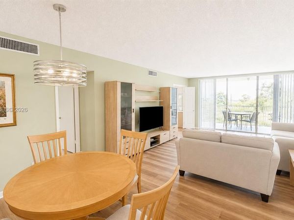 2671 S Course Dr , Unit 208, Pompano Beach, FL 33069