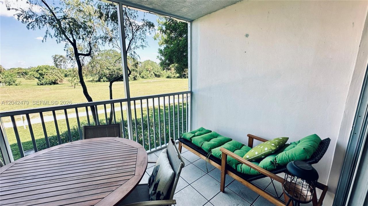 2671 S Course Dr , Unit 208, Pompano Beach, FL 33069 Photo