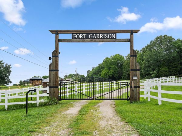 2115 Garrison Cutoff Road, Taneyville, MO 65759