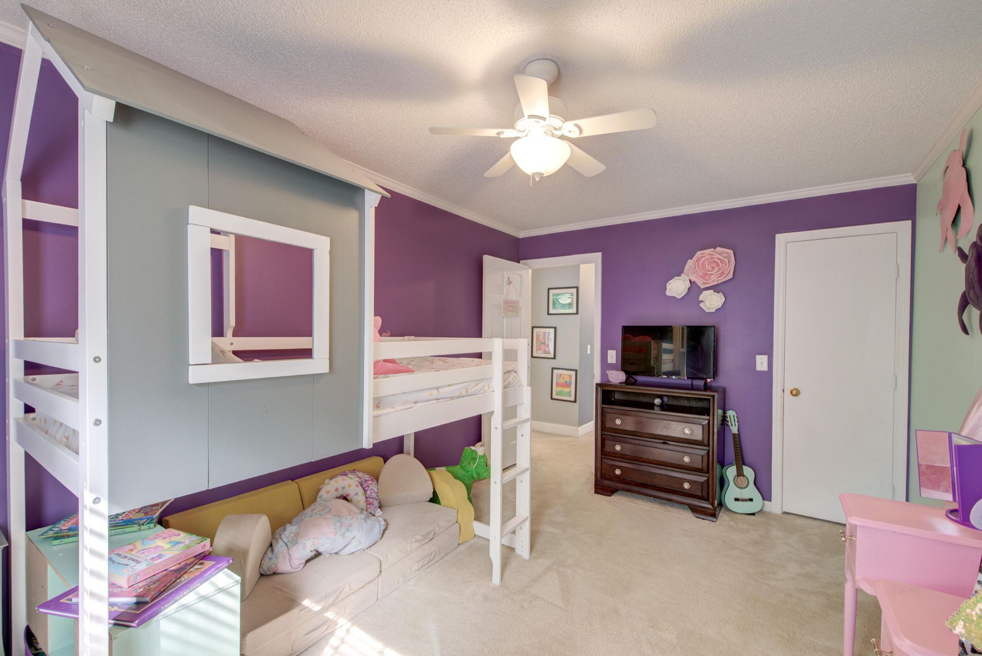115 Challis Court Photo 36