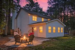 115 Challis Court photo 4