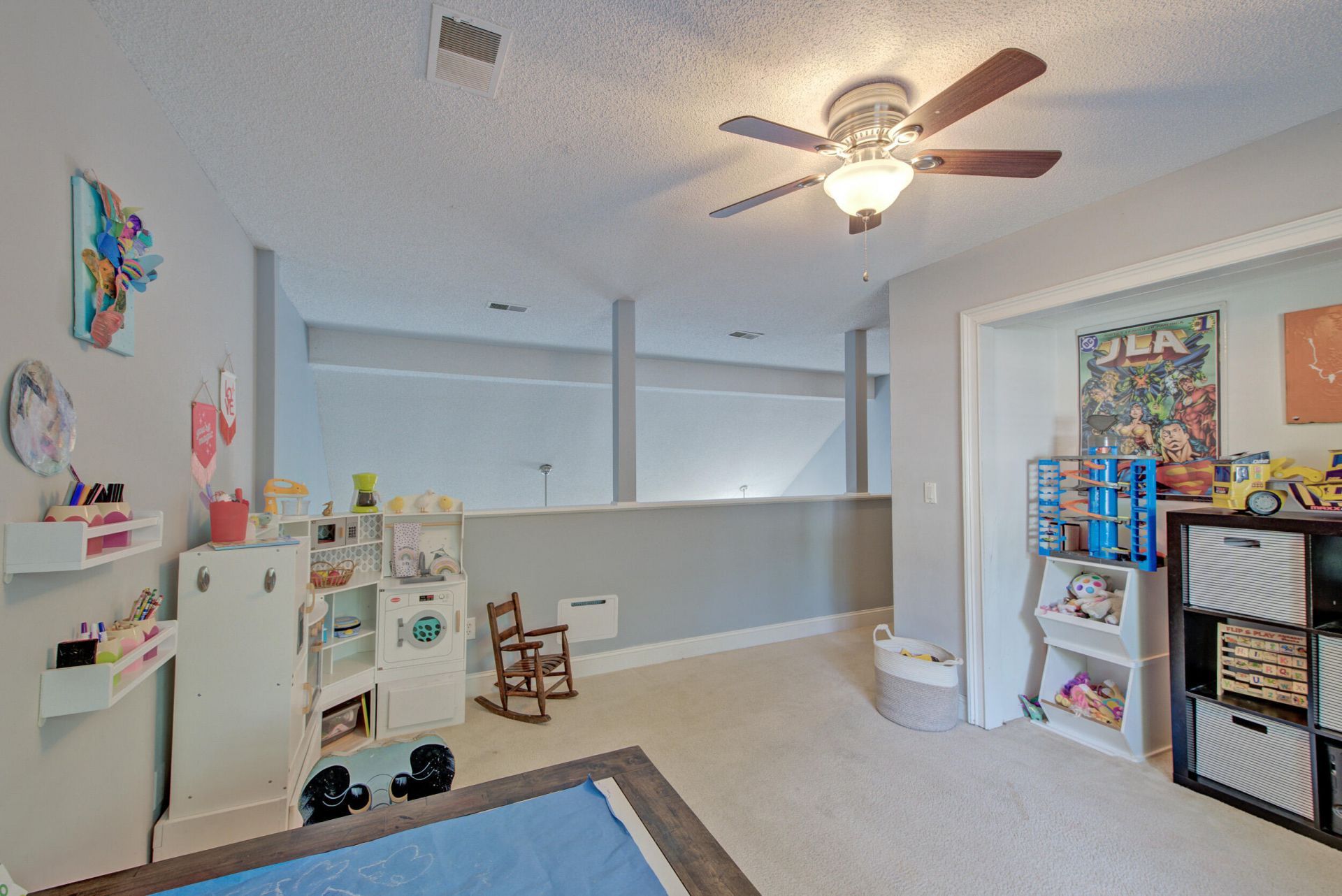115 Challis Court Photo 40
