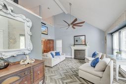 115 Challis Court photo 4