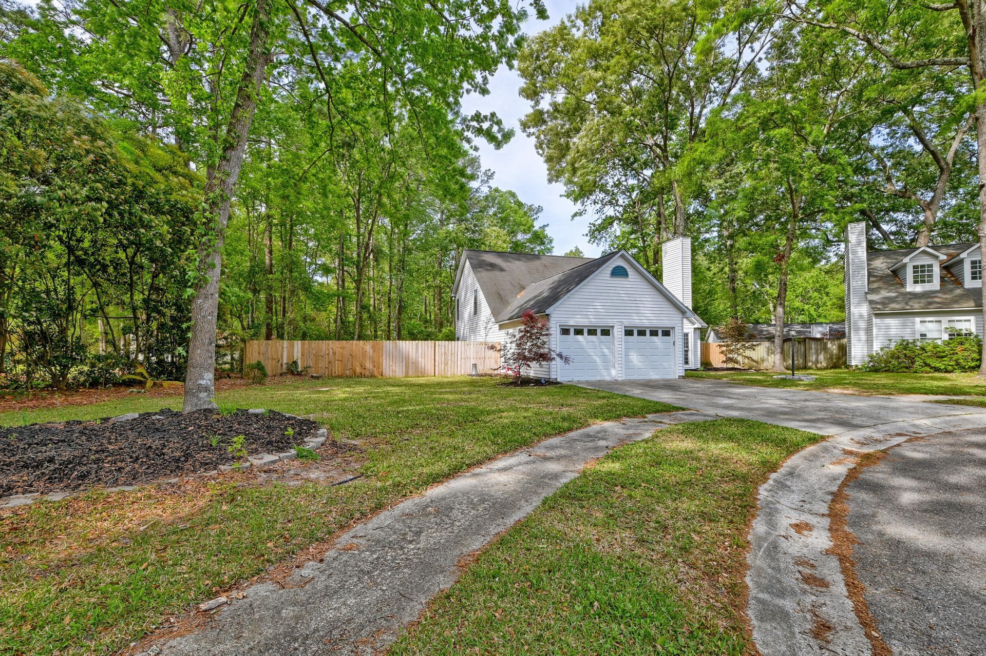 115 Challis Court Photo 51