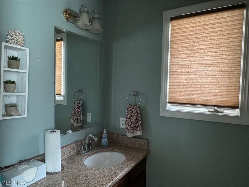 1679 Lakeview Square NE, Bolivar, OH 44612 Photo 18