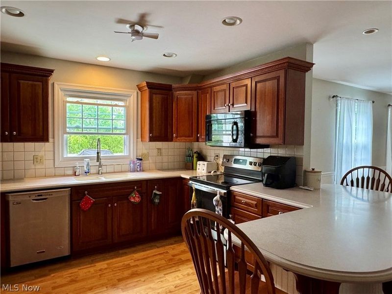 1679 Lakeview Square NE, Bolivar, OH 44612 Photo 9