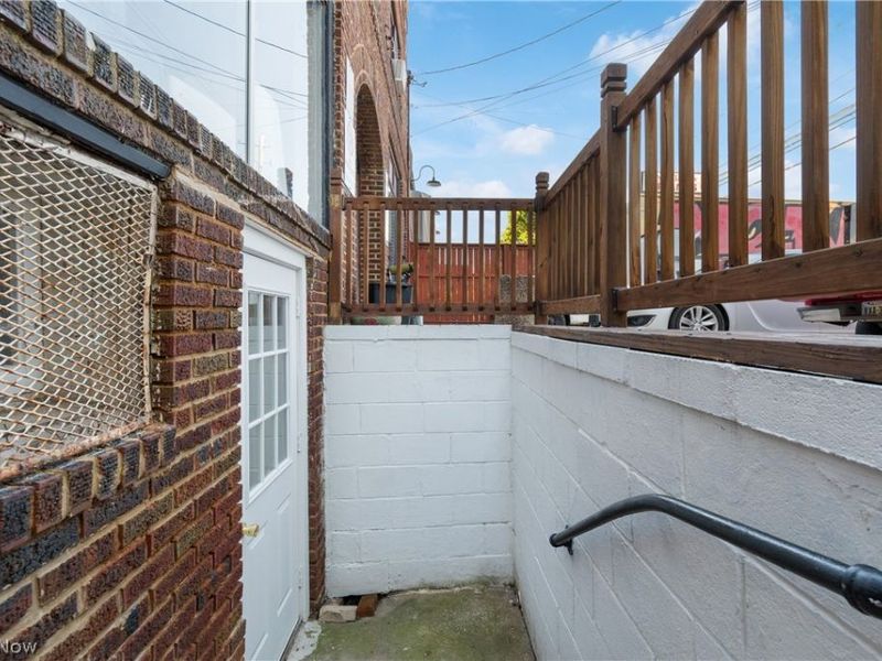 1305 Brown Street, Akron, OH 44301 Photo 8