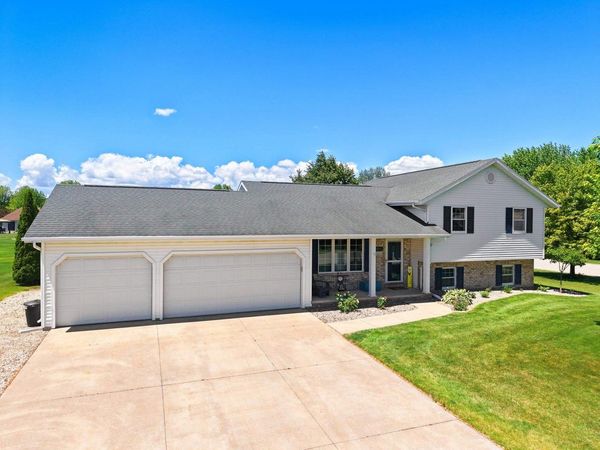 N9443 HANDEL DRIVE, Appleton, WI 54915